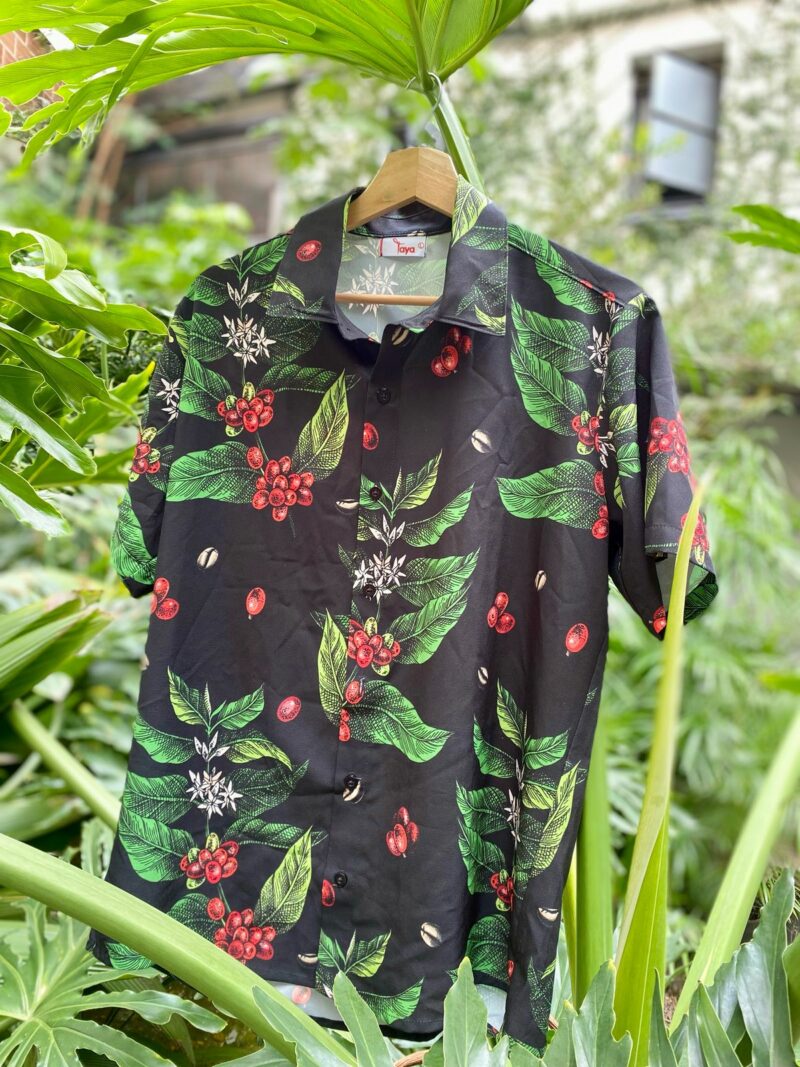 Camisa Estampa Café del Jardín – Artesanía con Aroma a Tradición